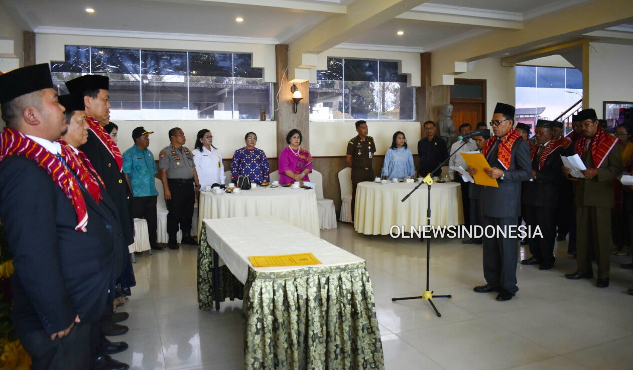 Ket foto : prosesi Pelantikan PPK se Kabupaten Karo Disaksikan oleh Wakil Bupati Karo Cory Seriwaty Br Sebayang di Taman Simalem Resort Kecamatan Merek Kabupaten Karo, Sabtu (29 /02) 2020 (Ist)