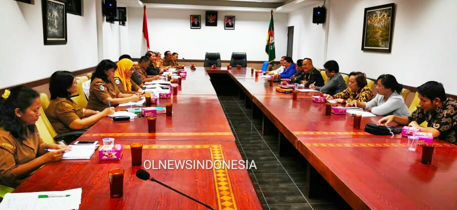 Ket foto : Bupati Karo Gelar RDP bersama pihak Moderamen GBKP Kabanjahe membahas terkait status RSUD Kabanjahe di ruang rapat Bupati lantai ada II Kabanjahe, Selasa (03/03) 2020 (Ist)