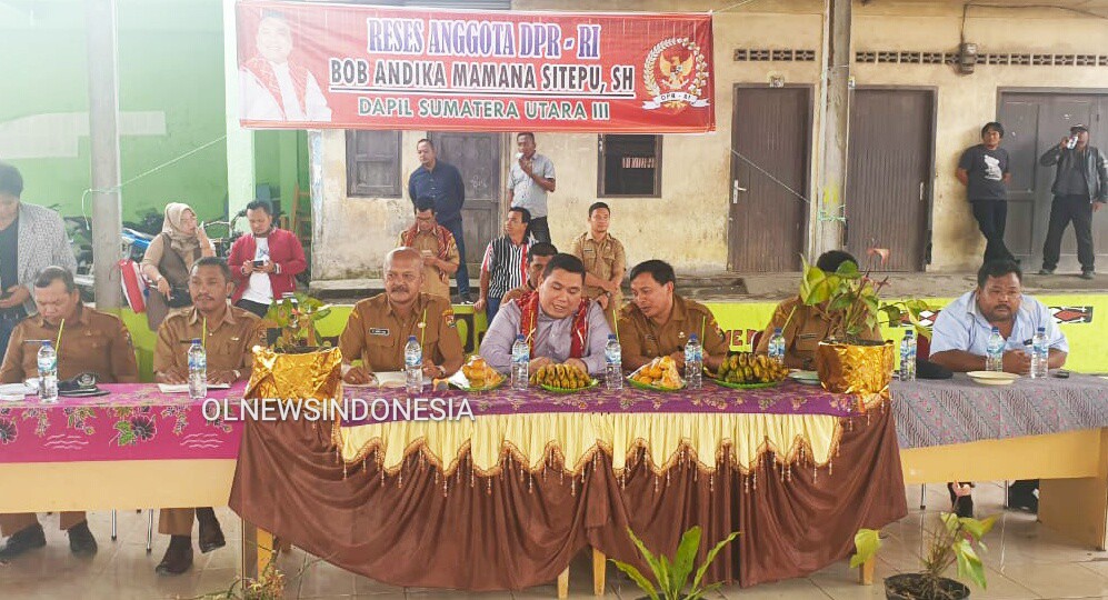 Ket foto  : Reses Anggota DPR RI  Bob Andika Mamana Sitepu Ke Desa Ndeskati Kecamatan Naman Teran Kabupaten Karo, Senin (09/03) 2020 (Ist)