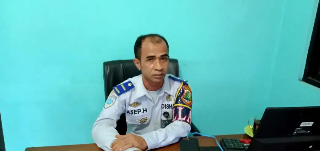 Asep Hermawan selaku kordinator terminal Cileungsi ketika ditemui diruangan kerjanya