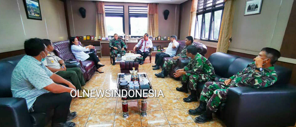 Ket foto : Bupati Karo Gelar Koordinasi dengan Dandim 0205/TK terkait Percepatan Penanganan Covid-19 di kantor Bupati Karo, Rabu (01/04) 2020 (Ist)