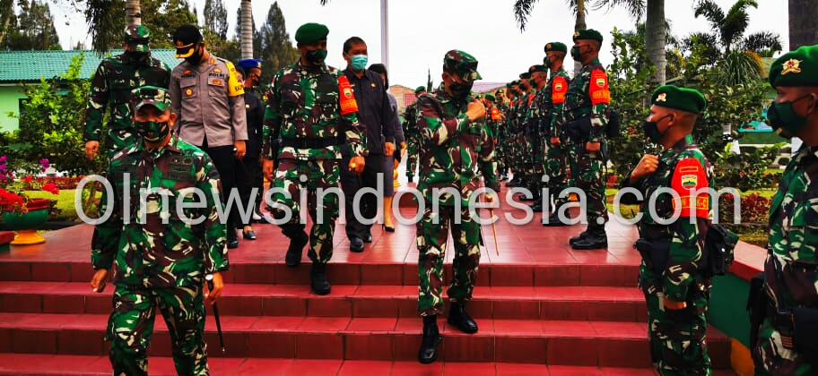 Ket foto : Pangdam I/BB Mayjen TNI M.S Fadhilah yang didampingi Forkopimda Karo disambut oleh Prajurit 125/Simbisa di Markas Simbisa Kabanjahe Kabupaten Karo, Senin (11/05) 2020 (Ist)
