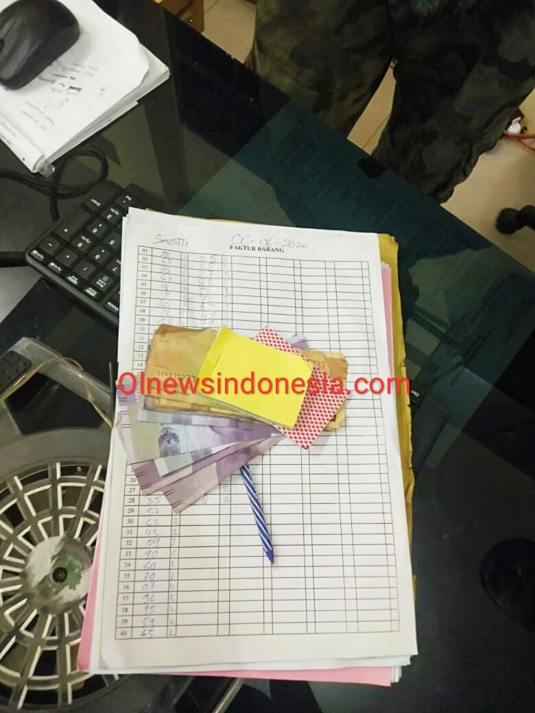 Ket foto : Barang Bukti yang diamankan petugas bersama Pelaku di Mapolres Tanah Karo, Minggu (07/06) 2020 (Ist)