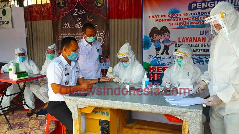 Ket foto : Tampak Karutan Kelas II B Kabanjahe, Sangapta Surbakti Spd lakukan Rapit Test di Ruang Rutan Kelas IIB Kabanjahe Kabupaten Karo, Rabu (01/07) 2020 (Ist)