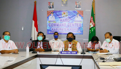 Ket foto : Sekretaris Daerah Kabupaten Karo Drs Kamperas Terkelin Purba MSi saat mengikuti kampanye Virtual Gerakan Nasional Netralitas ASN dari Command Center di kantor Bupati Karo Kabanjahe, Rabu (07/10) 2020 (Ist)