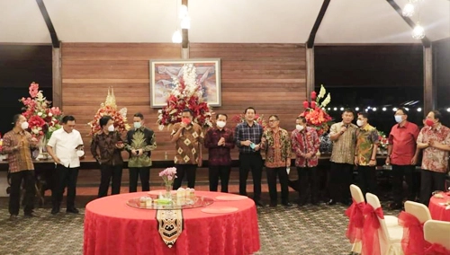 Foto Bersama Para Undangan