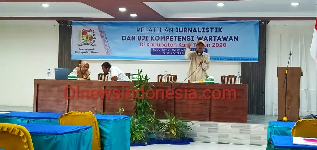 Ket foto : Hikmat Gumelar salah satu Narasumber yang dihadirkan dari Jakarta dalam acara Pelatihan Dan UKW Kabupaten Karo di Hotel Grand Orri Berastagi Kecamatan Berastagi Kabupaten Karo, Rabu (02/12)2020 (Ist)