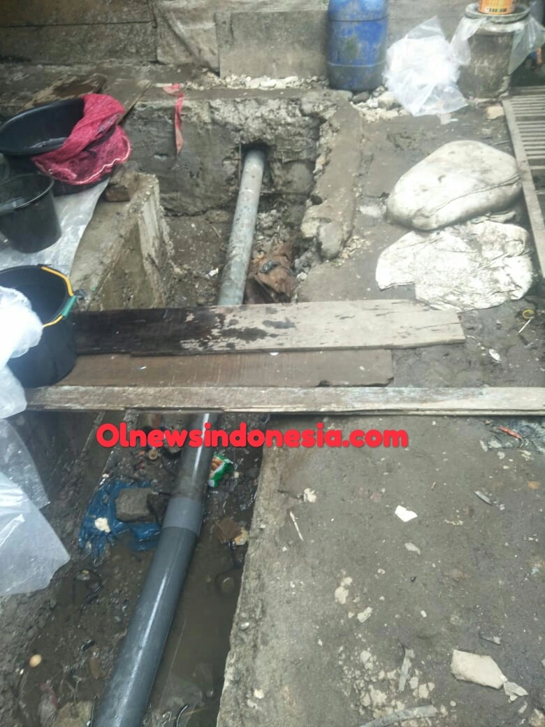 Ket foto : terlihat proyek pengerjaan drainase di pasar Tigapanah Kecamatan Tigapanah Kab Karo tampak asal jadi, Rabu (06/01) 2021 (Ist)