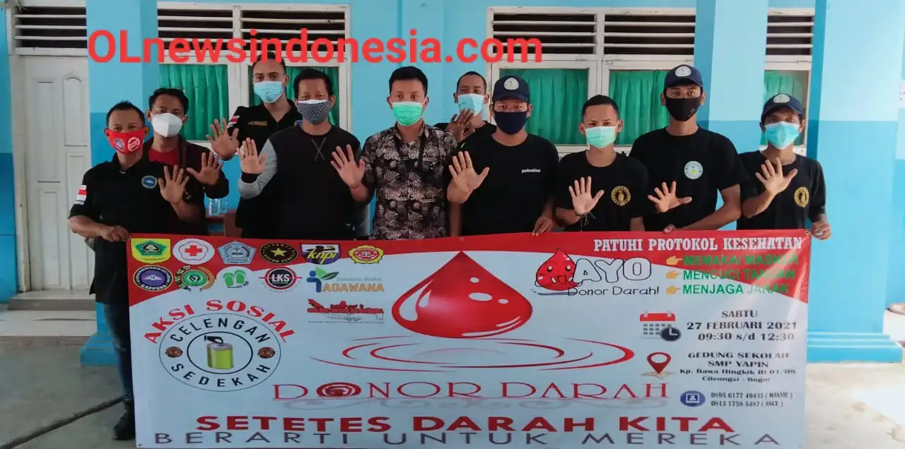 Ket foto: Saat Komunitas Celengan Sedekah berfoto bersama dengan pihak Palang Merah Indonesia (PMI) Kabupetan Bekasi setelah selesai giat donor darah. (27/2)