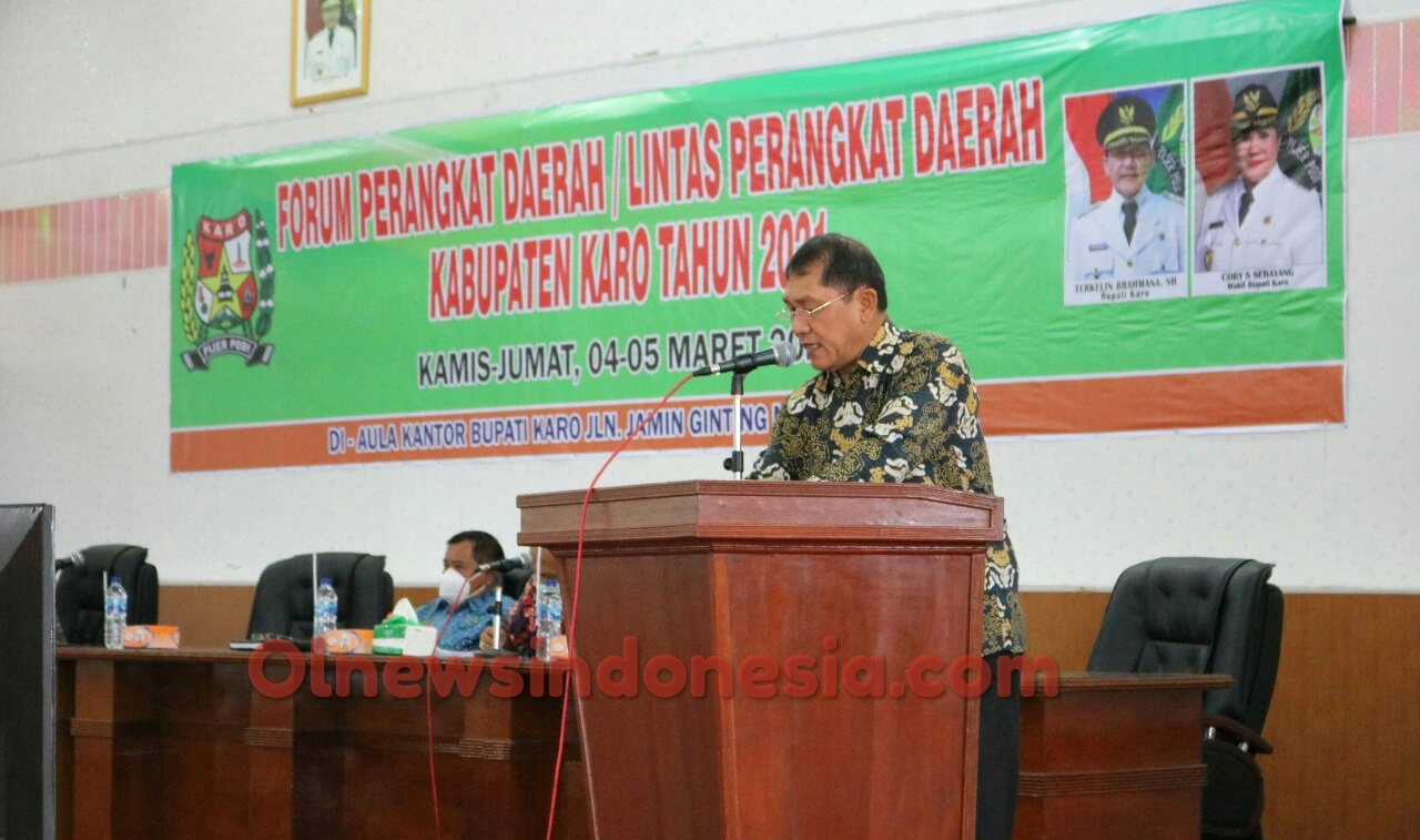 Ket Foto : Bupati Karo Terkelin Brahmana SH MH,saat membuka dan beri sambutan dalam forum Perangkat Daerah Kabupaten Karo di Aula Kantor Bupati Karo,Kamis (04/03) 2021 (Ist)