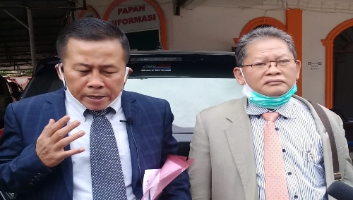 Foto : Rinton Simarmata & Partners, Penasehat Hukum Rismawaty Simarmata