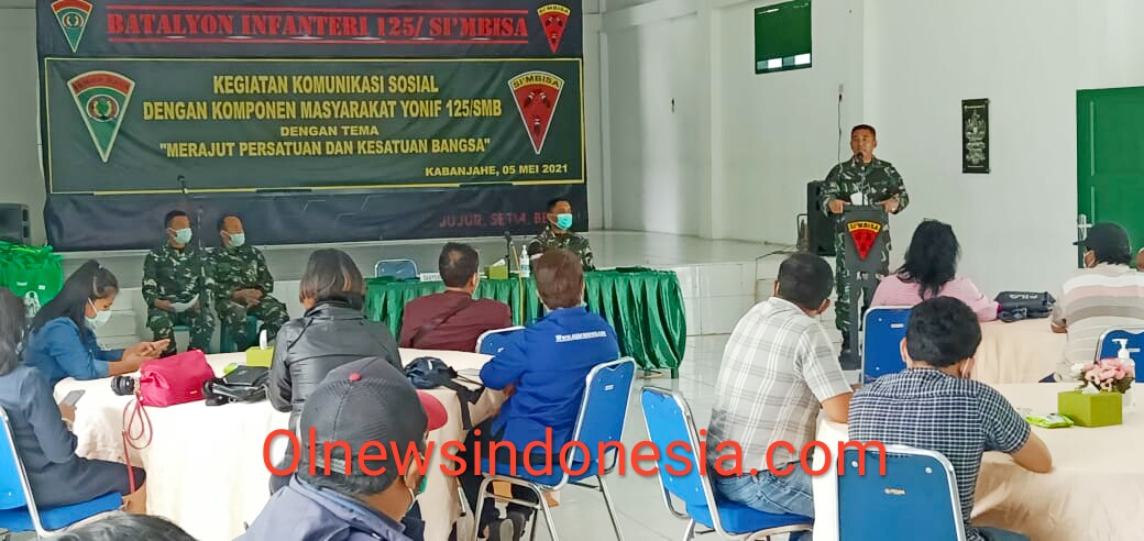 Ket foto : Tampak Komandan Batalyon 125 Simbisa , Letkol Inf Anjuanda Pardosi saat memberikan sambutannya dihadapan para Insan Pers di Aula Batalyon Simbisa,Rabu (05/05) 2021 (Ist)