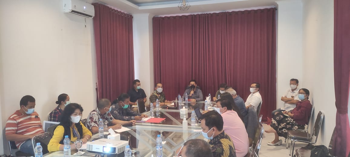 Foto : Bupati Samosir Vandiko T. Gultom mengadakan Rapat Koordinasi dengan Direktur Utama Badan Pelaksana Otorita Danau Toba (BPODT), Kamis (13/5/2021) di Aula Hotel Reddoorz plus Setiabudi, Medan.
