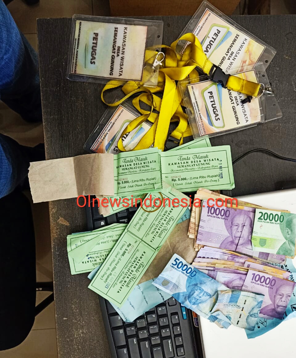 Ket foto : Barang bukti yang diamankan petugas , berupa Uang dan tiket/karcis di Polres Tanah Karo (Ist)