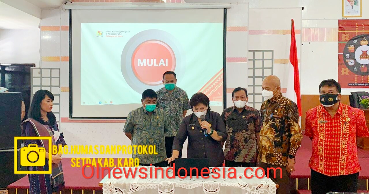 Ket foto : Bupati Karo Cory Sriwaty Sebayang saat melakukan launching aplikasi KADEM di Aula Kantor Bupati Kabanjahe,Kamis (01/07.2021) _ (Ist).