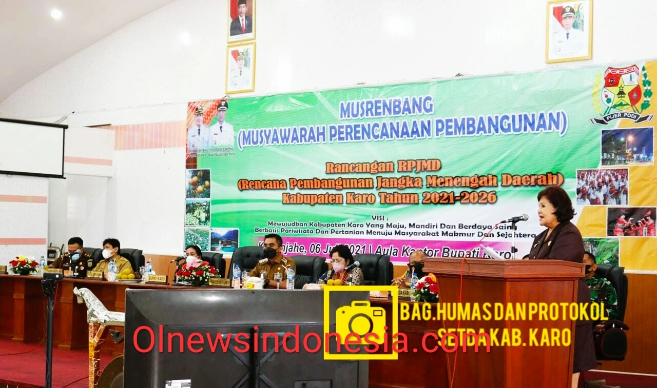 Ket foto : Bupati Karo Cory Sriwaty Sebayang saat membuka Musrenbang Jangka Menengah Daerah Kabupaten Karo 2021 -2026 di Aula Kantor Bupati Karo,Selasa (06/07.2021) _ (Ist)