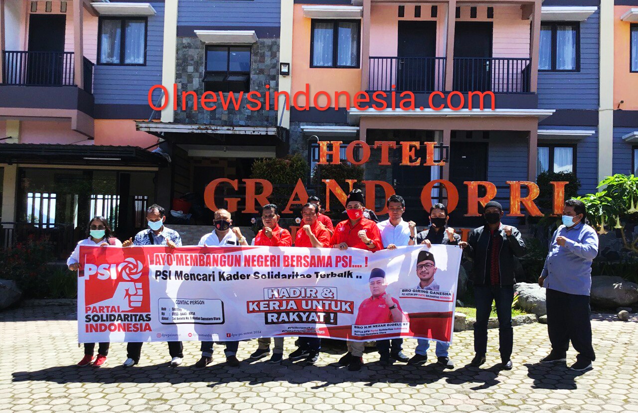 Ket foto : Usai Konsolidasi,Jajaran DPW PSI Sumut dan Pengurus DPD Kabupaten Karo berfose di halaman Aula Hotel Green Orri Berastagi,Rabu (07/07.2021) _ (Ist)